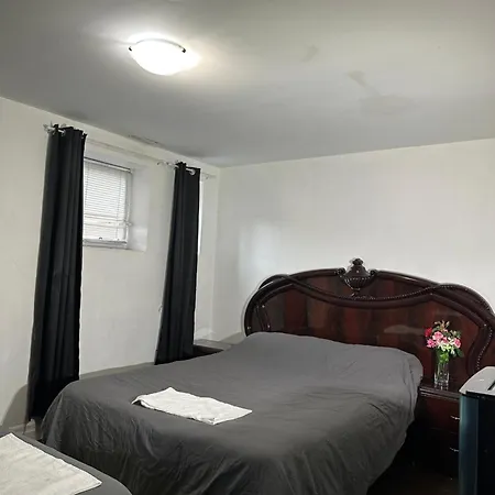 Lower Loft Suite -Space Share